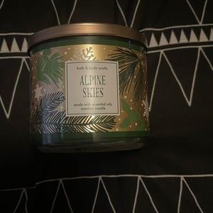 Alpine skies candle